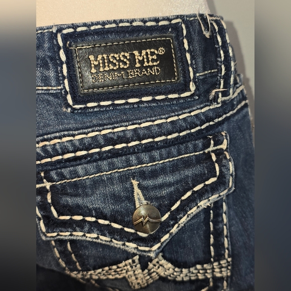 Miss Me Bermuda Denim Shorts Women's Size 29 - Picture 3 of 11